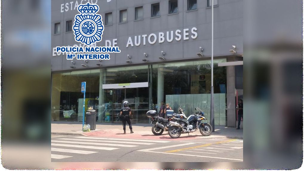 Agentes de la unidad motorizada de la Policía Nacional.