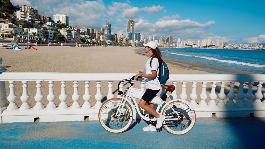 Los hoteles valencianos, a punto de colgar el cartel de  'completo' con el 90% de ocupación en agosto