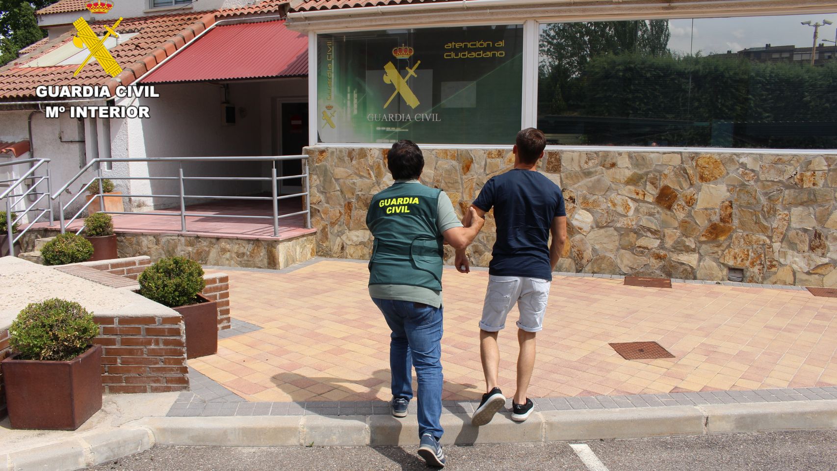 Uno de los tenidos por la Guardia Civil en la ciberestafa