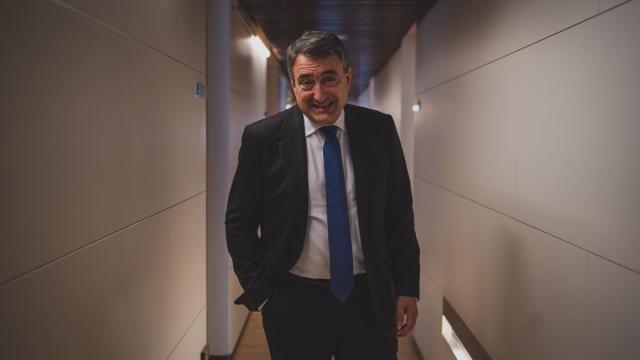 Aitor Esteban, portavoz del PNV, en los pasillos del Congreso el día de la entrevista.