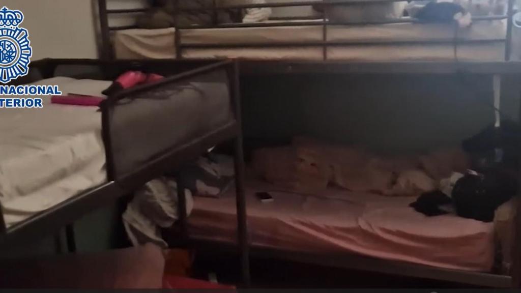 Habitación donde vivían las mujeres explotadas.