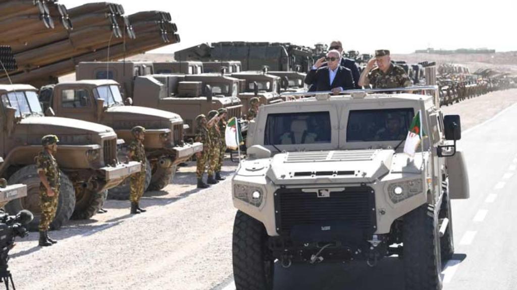 Ejercicio militar Fadjr 2023 ('Madrugada 2023') celebrado en Argelia el 25 de junio de 2023.