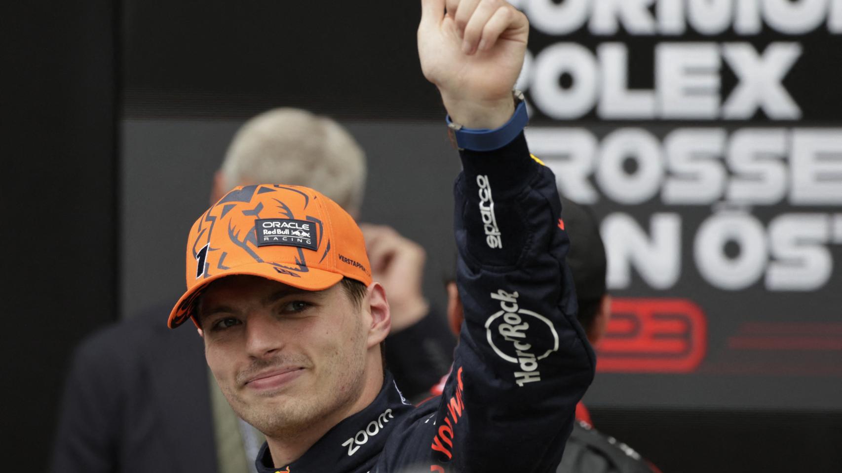 Max Verstappen, saludando al público.