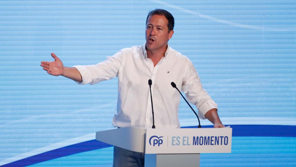 Carlos Velázquez, en su intervención de este domingo en el acto del PP. Fotos: Javier Longobardo