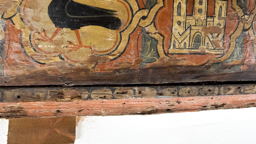 Detalle de las pinturas en el artesonado del convento de Las Claras de Salamanca