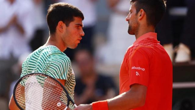Carlos Alcaraz y Novak Djokovic, en Roland Garros 2023