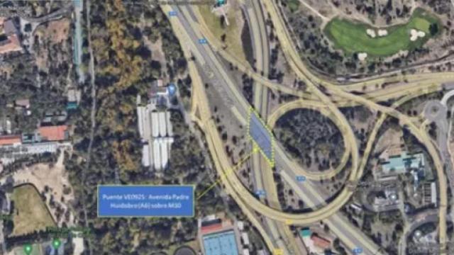 El puente de la A-6 sobre la M-30 en el Nudo de Puerta de Hierro