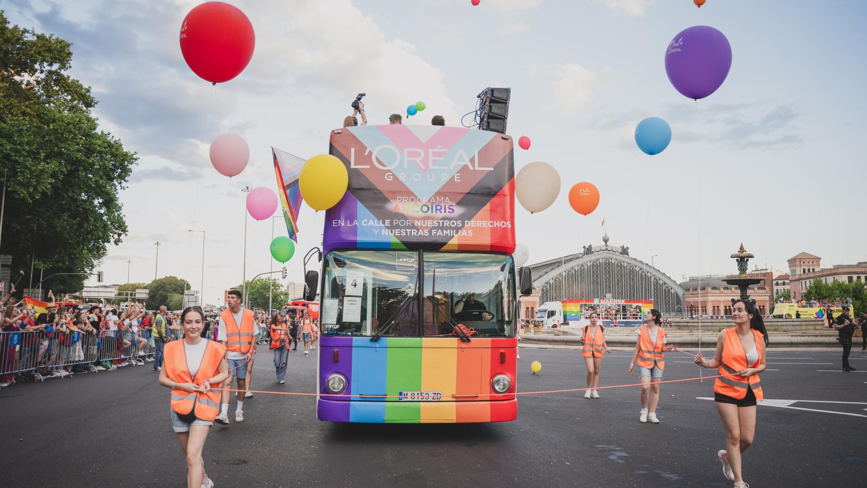 La manifestación multitudinaria del Orgullo 2023 en Madrid, en imágenes