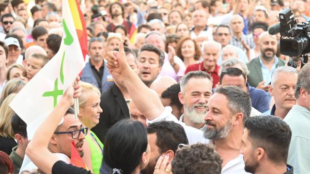 Abascal se da un baño de masas en su visita a Burgos