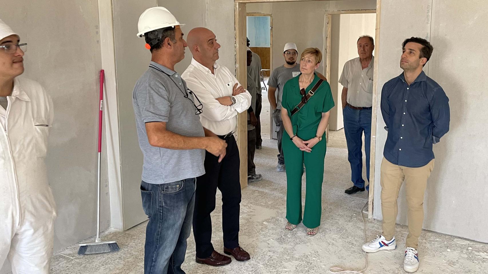 El gerente provincial del Ecyl, Juan Sánchez, visita la AFE de Guijuelo