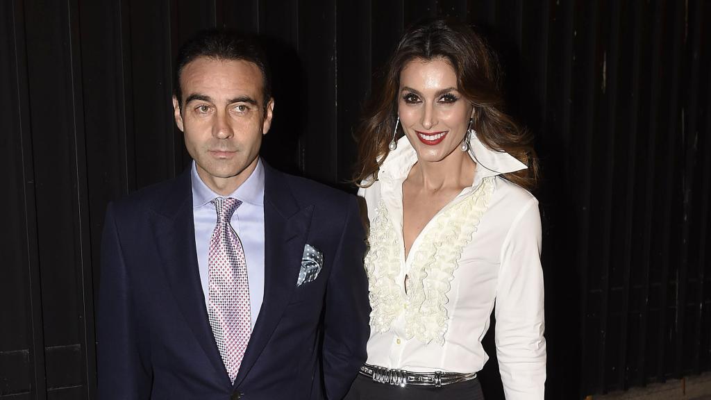 Enrique Ponce y Paloma Cuevas en la Embajada de Estados Unidos en Madrid en 2016.