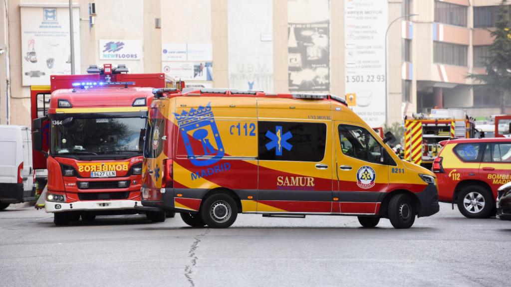 Vehículos de Bomberos del Ayuntamiento de Madrid y de Samur.