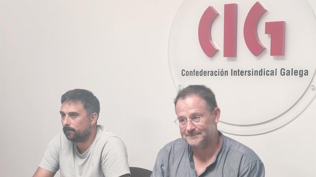 Francisco González Sío, responsable de Negociación Colectiva de la CIG, y Paulo Carril, secretario xeral del sindicato nacionalista