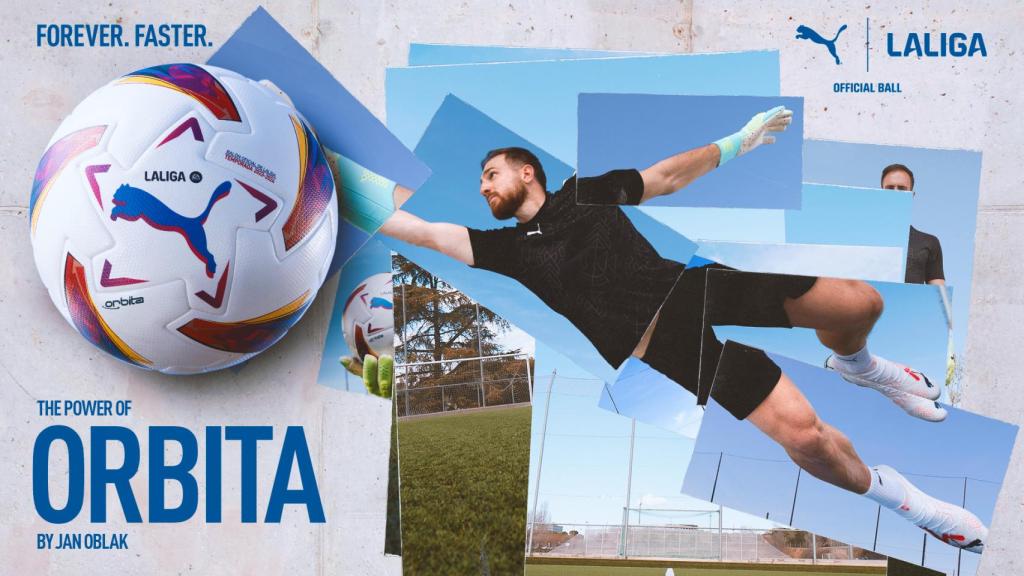 Oblack con el balón de LaLiga
