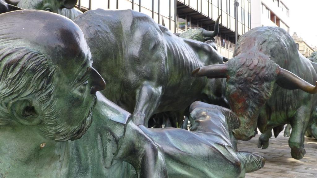 Monumento en honor a San Fermín.