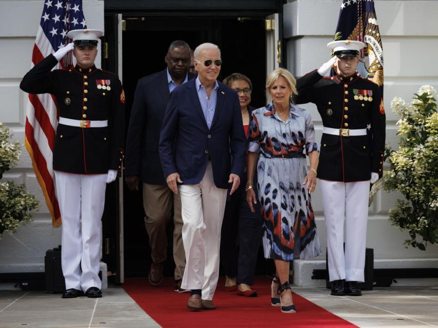 Jill Biden con las alpargatas negras de Castañer que son un 'must' en su vestidor.