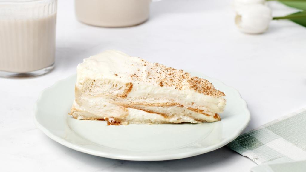 Una porción de la tarta de horchata y fartons de Pepina Pastel.