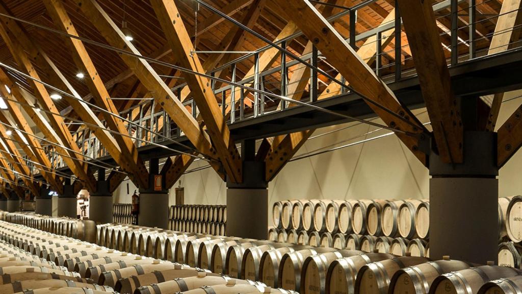 La bodega y su laboratorio de barricas.