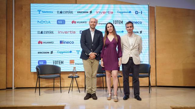 José Manuel Caramés, responsable de Ingeniería de Clientes de IoT y Big Bata de Telefónica Tech e Ignacio Uría Echevarría, jefe de División de Proyectos Tecnológicos de la Dirección de Tecnología e Innovación de la EMT