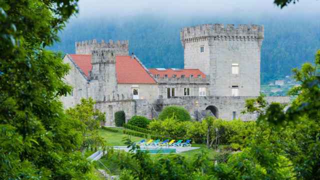Vista general del Castillo Torre de Tebra de Tomiño.