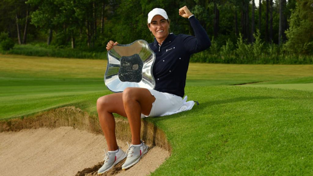 Imagen de la golfista vallisoletana Carmen Alonso tras ganar el Ladies European Tour de Finlandia