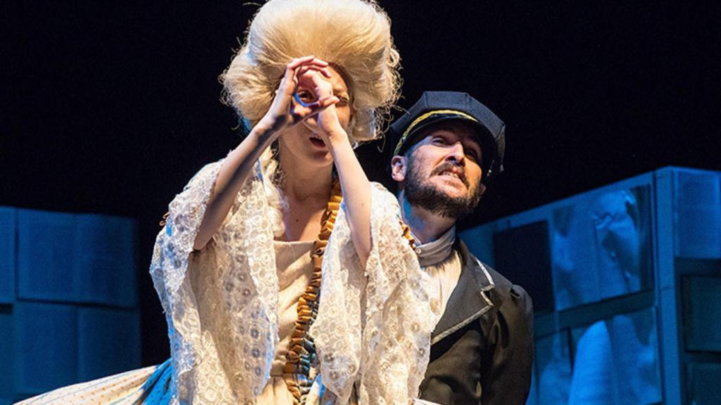 Un momento del montaje de la obra 'Orlando', de Virginia Woolf, a cargo de la compañía Teatro Defondo