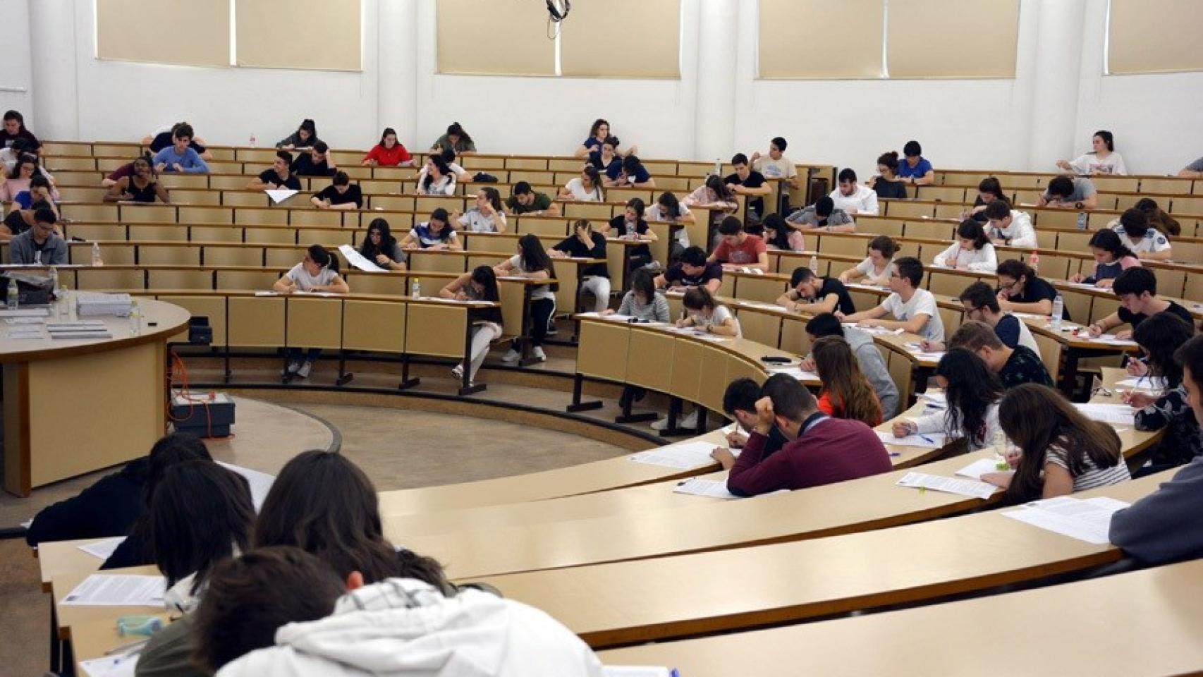 Universitarios. Imagen de archivo. Foto: UCLM