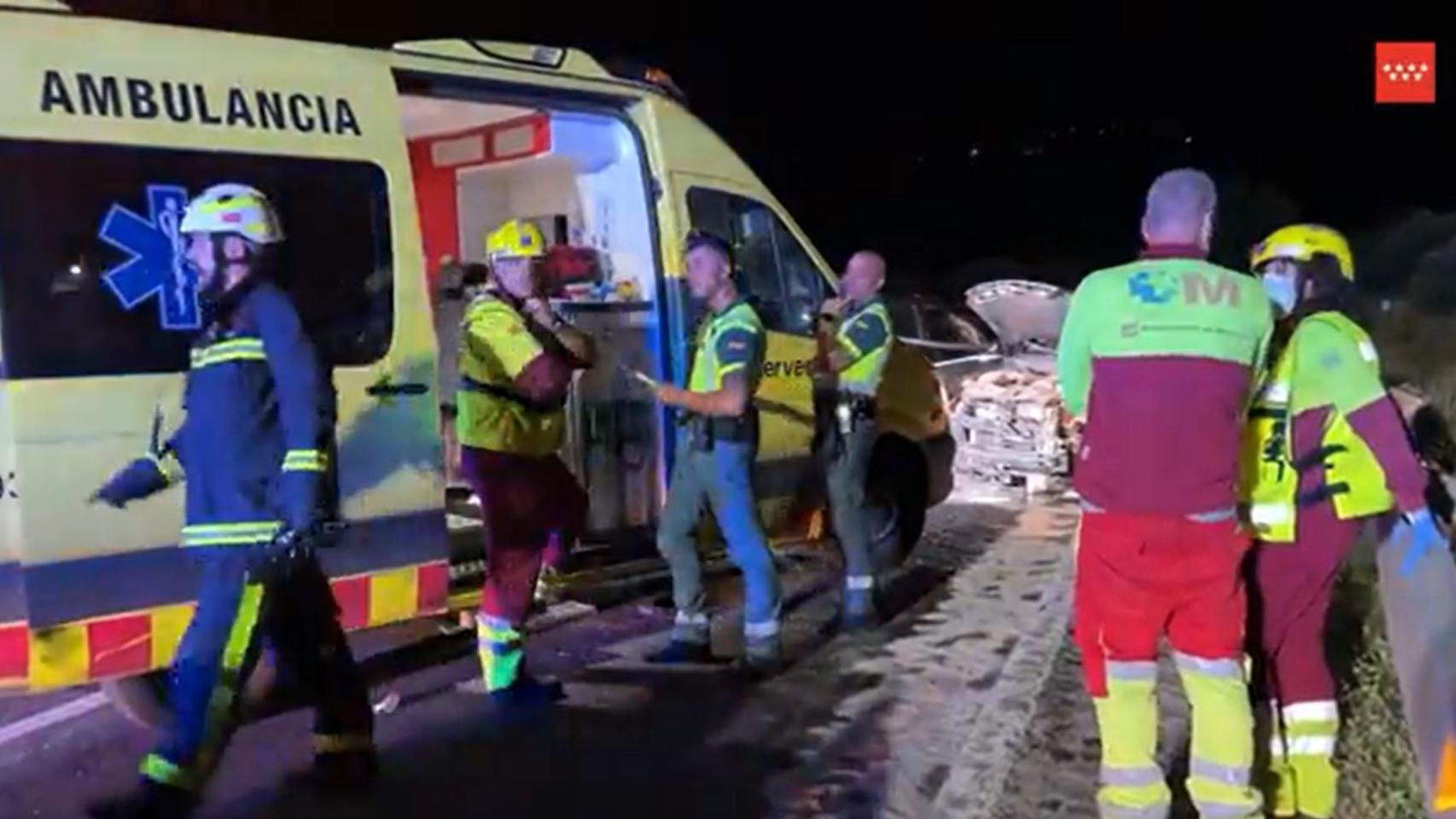 Un muerto y dos heridos, uno grave, al chocar dos turismos en Los Santos de la Humosa.