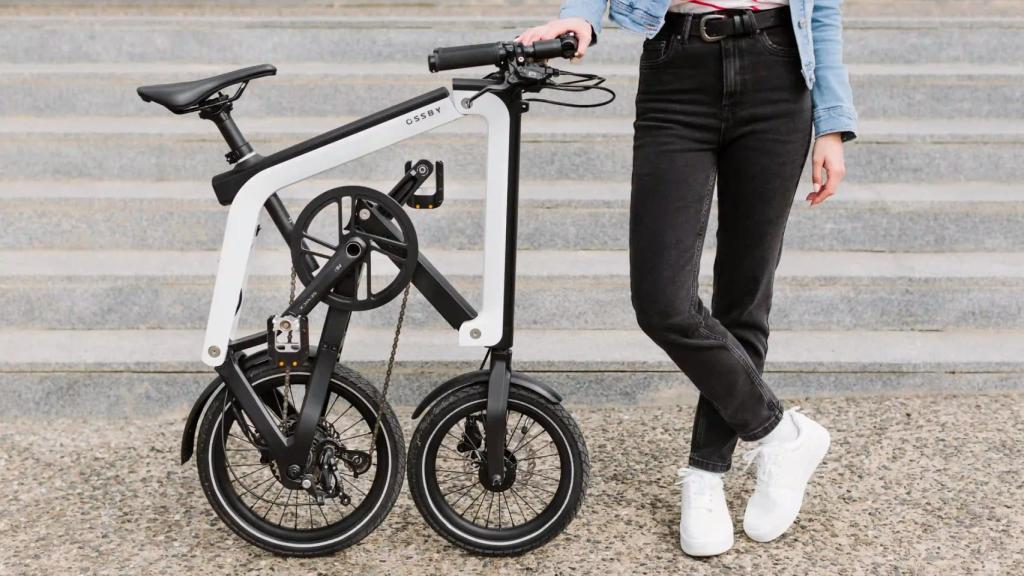 La bicicleta Ossby GEO plegada.