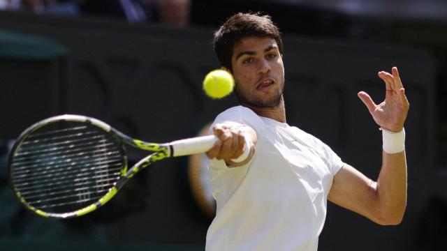 Alcaraz, durante el partido de segunda ronda en Wimbledon.