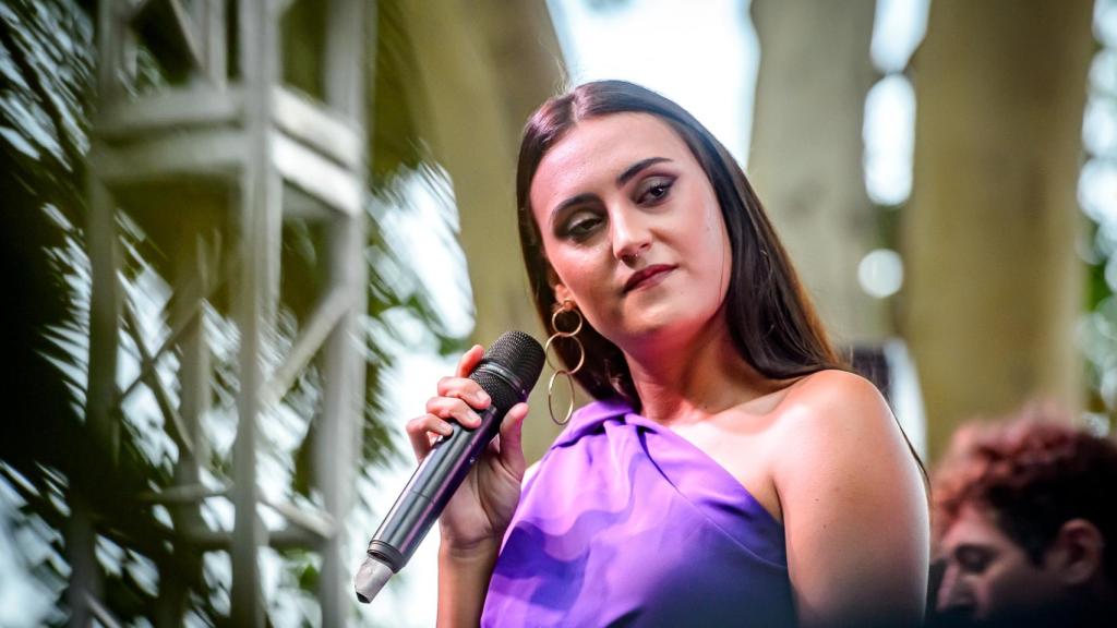 Alba La Merced en su actuación.