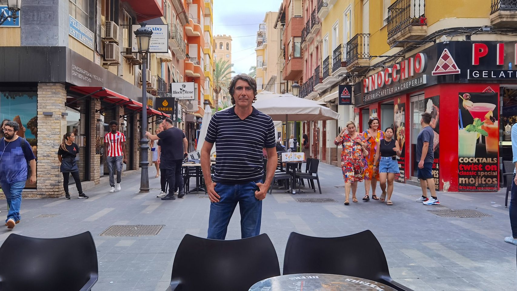 Javier Galdeano, presidente de Alroa, en la calle Castaños de Alicante esta semana.