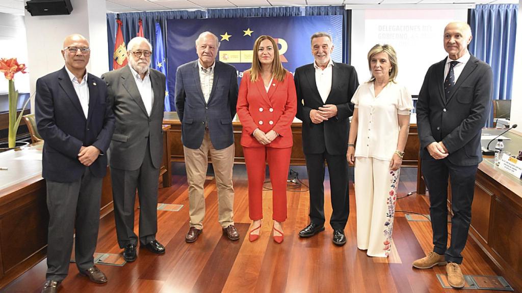 De izquierda a derecha: Ángel Olivares Ramírez, Domingo Ferreiro, Isaías García Monge, Virginia Barcones, Miguel Alejo, María José Salgueiro y Ramiro Ruiz medrano, siete de los 11 delegados del Gobierno en Castilla y León