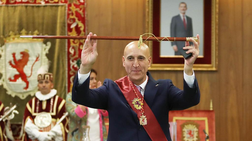El alcalde electo, José Antonio Díez, en el pleno de constitución del Ayuntamiento de León