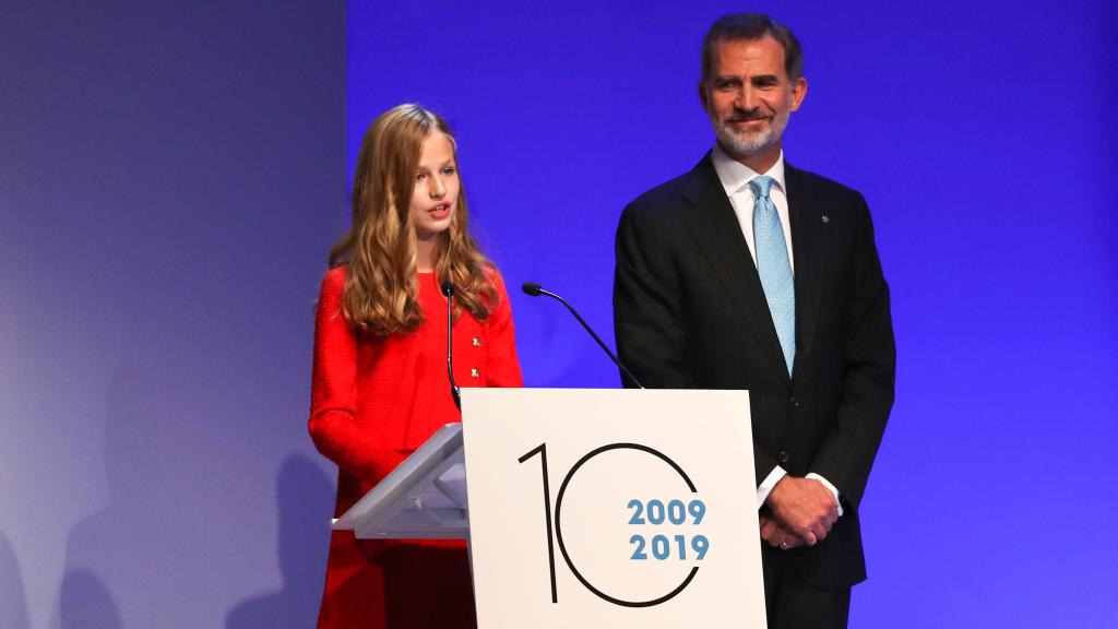 En 2019, Leonor dio su discurso escoltada por su padre.