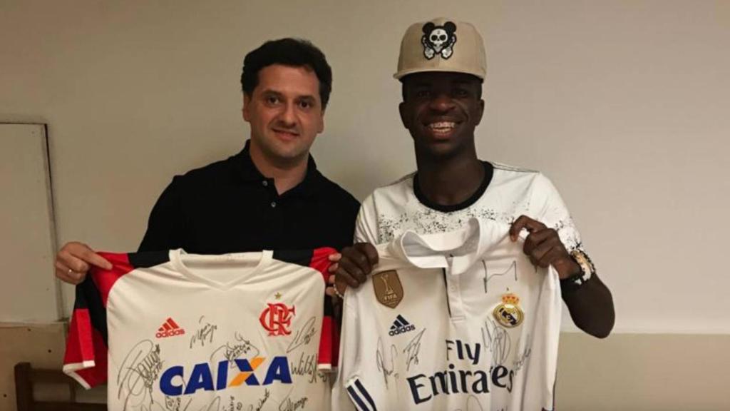 Juni Calafat junto a Vinicius en 2017