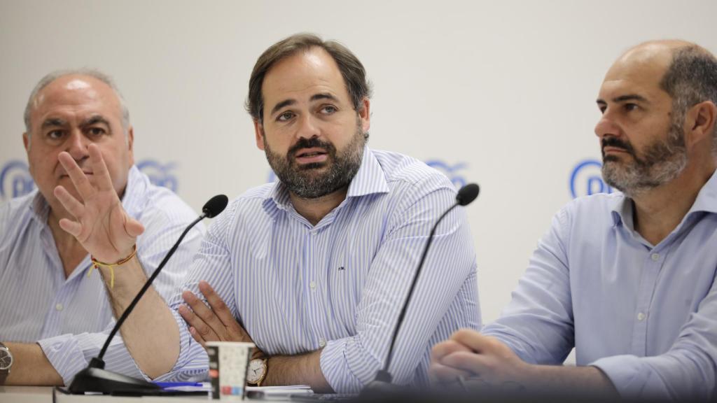 Paco Núñez, este viernes en Toledo con Vicente Tirado y José Manuel Velasco