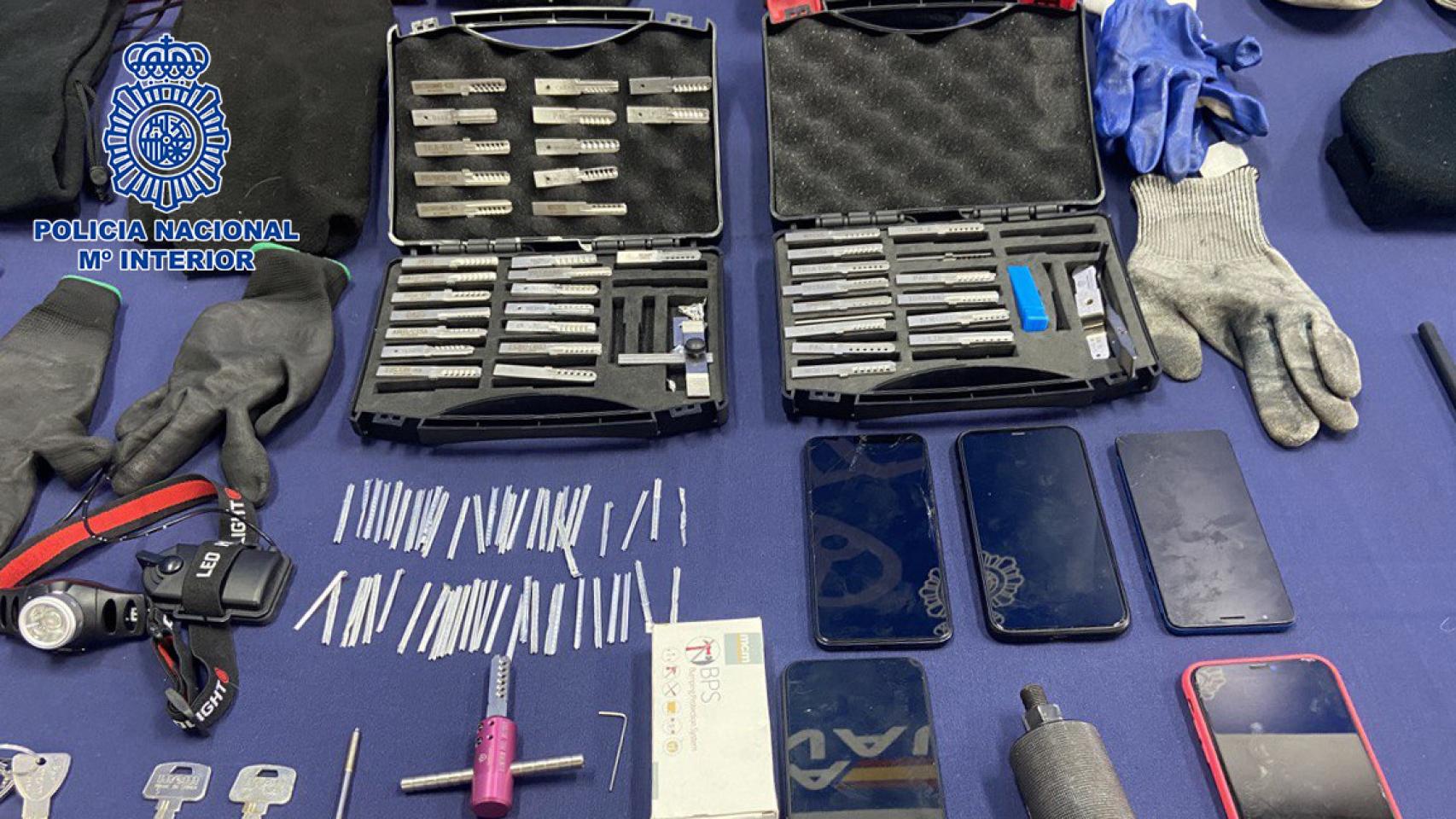 Enseres requisados por la Policía Nacional a un grupo dedicado a robos.