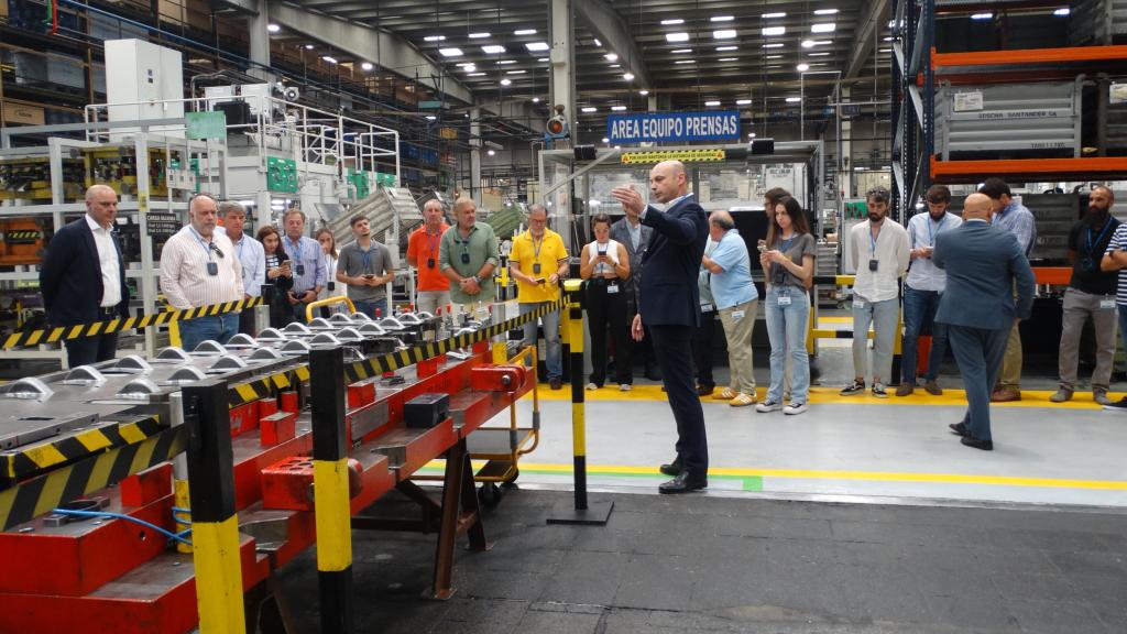 Visita de la fábrica junto a su gerente, Jose Antonio Torre.