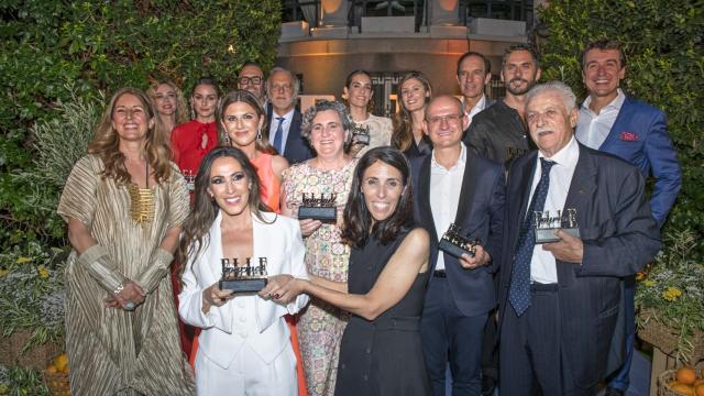 Foto grupal de la ceremonia celebrada en la Embajada de Italia.