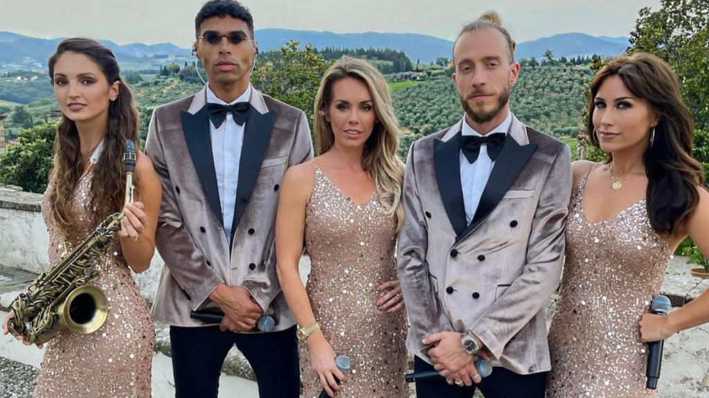 El grupo Aston ha tocado en el banquete.