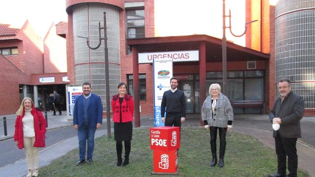 Antidio Fagúndez, Inmaculada García Rioja, José Ignacio Martín Benito, Ana Sánchez, Carlos Fernández y Ana Ariza, del PSOE de Zamora, en una imagen de archivo