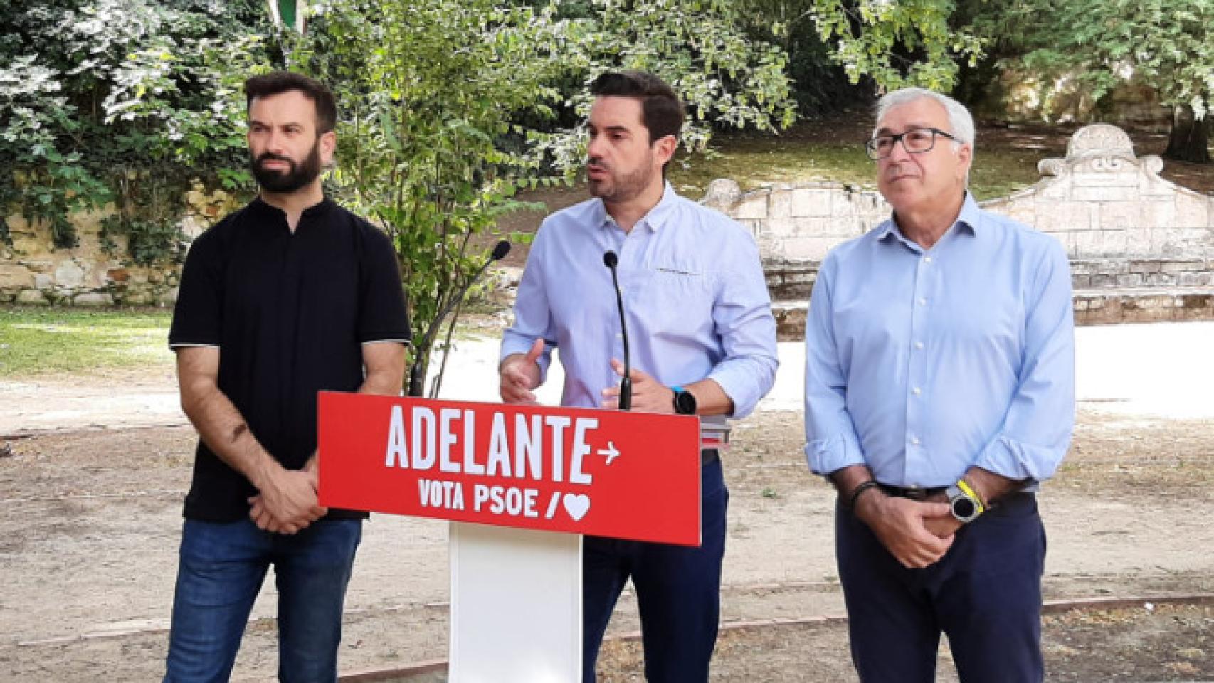 David Gago, Antidio Fagúndez y José Fernández, este sábado junto a las Murallas de Zamora en los jardines del Sillón de la Reina.