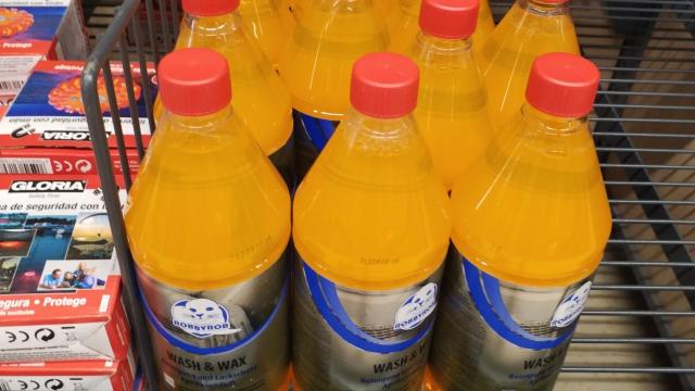 El producto de limpieza de Lidl en una de las estanterías del supermercado.