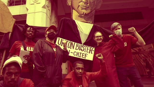 Miembros del Sindicato de Trabajadores de Amazon (ALU) de Staten Island (Nueva York).