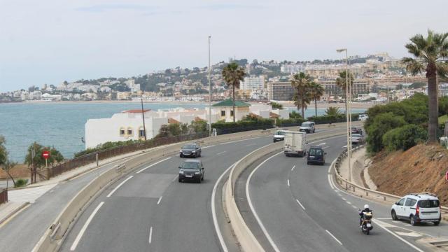 Imagen de la A-7 a su paso por Mijas.