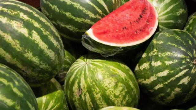 Truco definitivo para elegir la mejor sandía.
