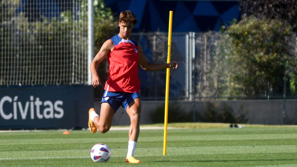 Joao Félix, entrenándose en solitario con el Atlético de Madrid