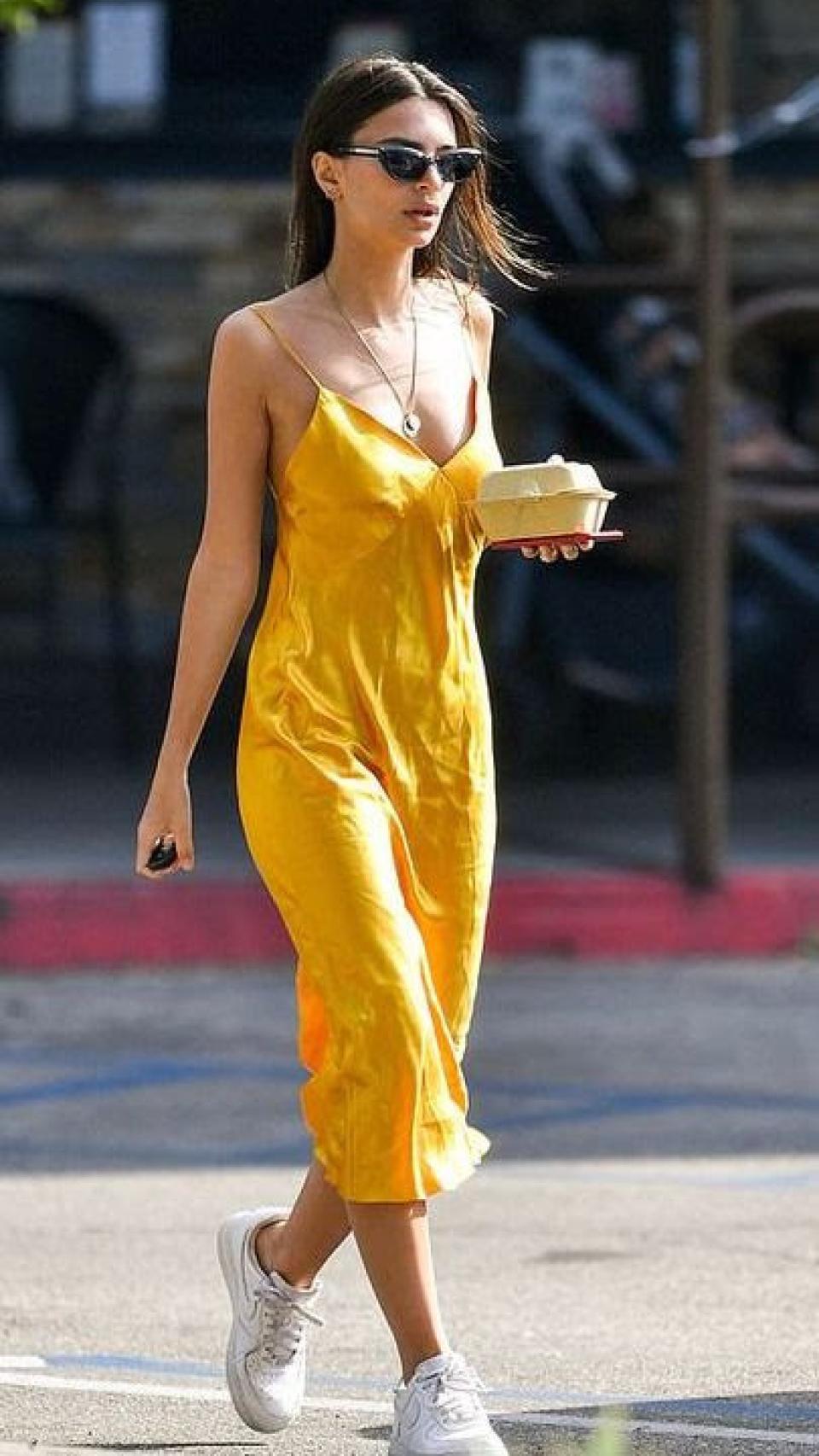 Con vestidos es una de las tendencias más de moda.