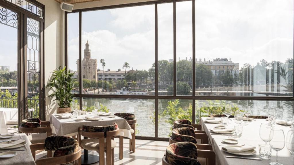 El restaurante Río Grande vuelve a Sevilla: a orillas del Guadalquivir y con sabor andaluz.